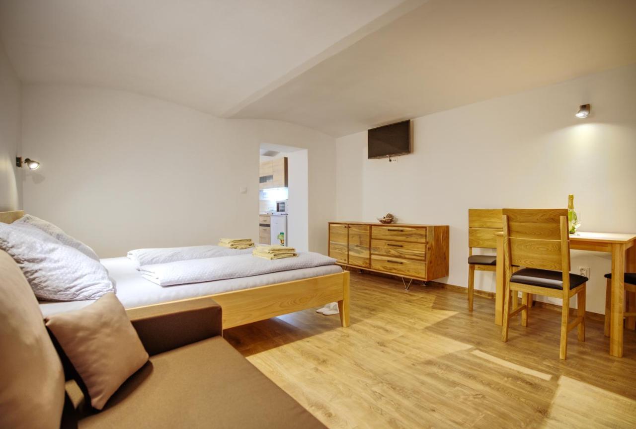Апартаменты Apartmanek Mezi Kopci Яхимов Экстерьер фото
